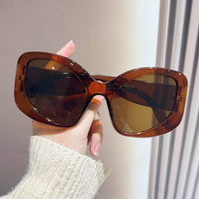 Designer's Inspired Oversized Cat Eye Sunglasses UV400